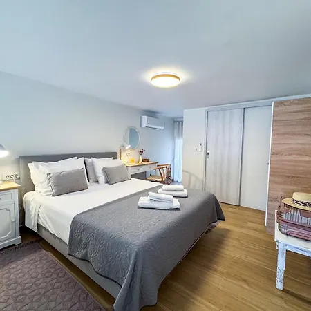 Thalassa Loft In